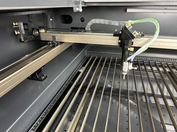 Produktion von CO2-Lasermaschinen - Anleitungen